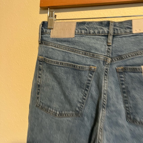 NWT Everlane Light Wash The Original Cheeky Jean 28 Crop - Picture 8 of 11